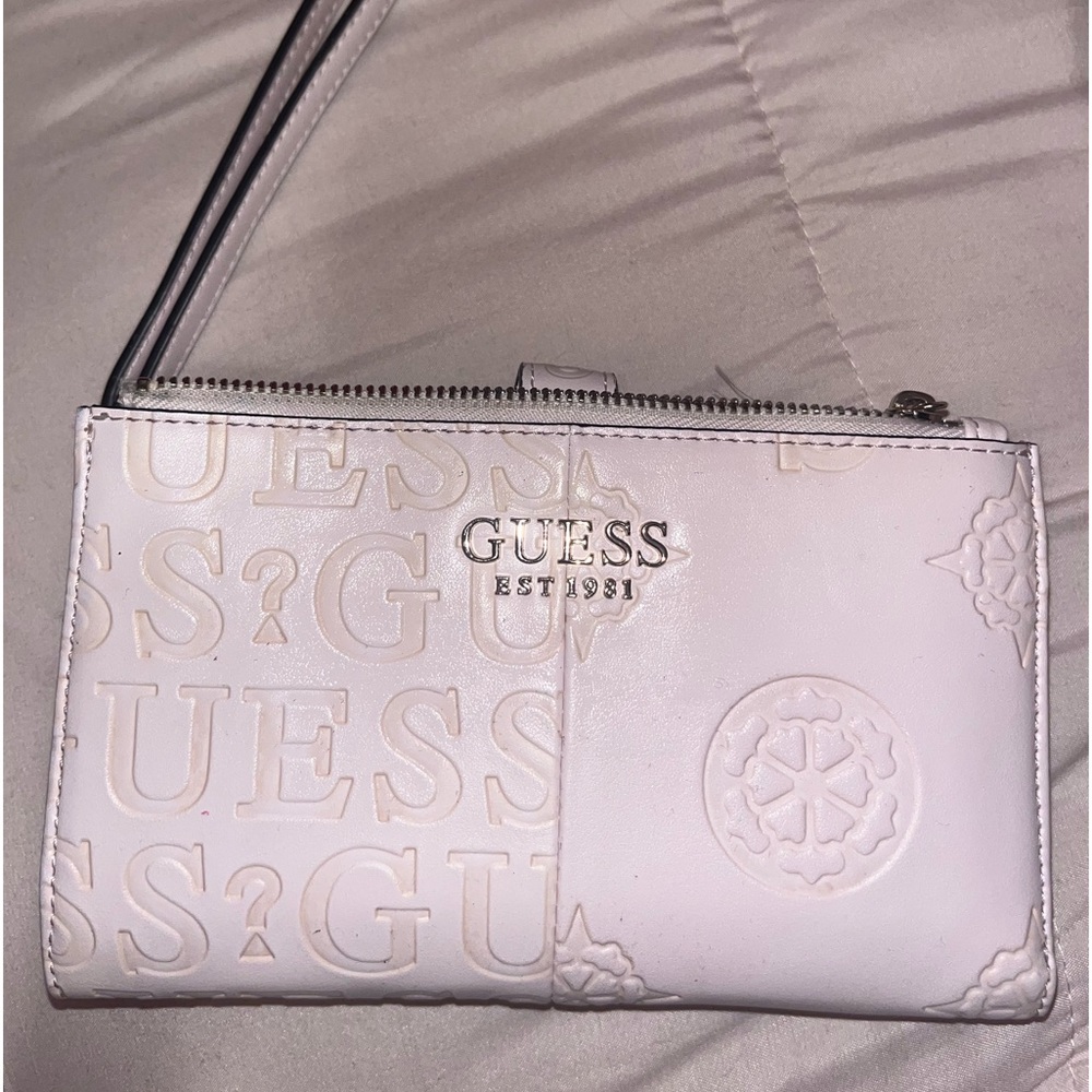 Guess Wallet - Picture 3 of 4